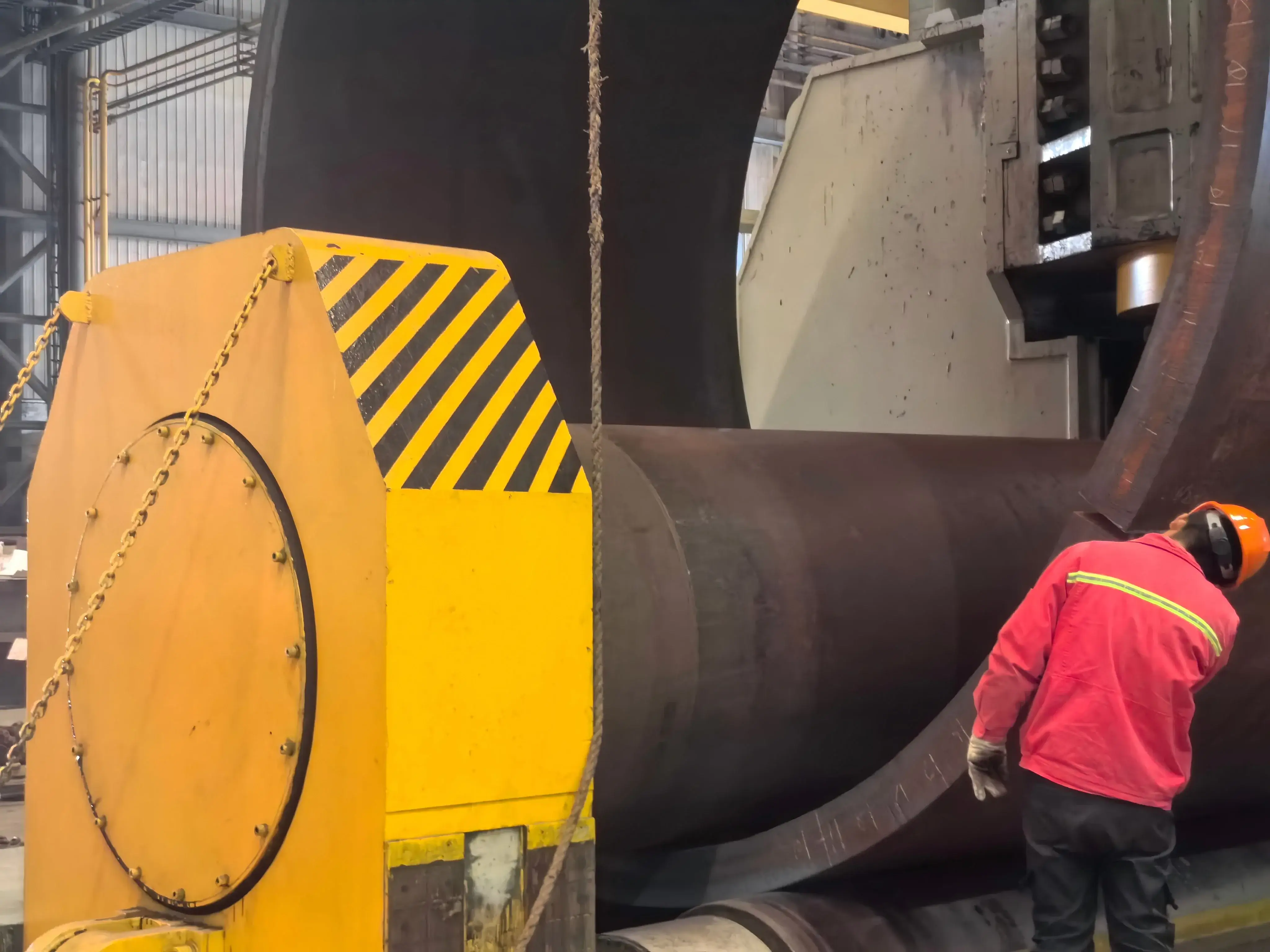 Detalle de máquina de rodado de placas de gran tonelaje 2