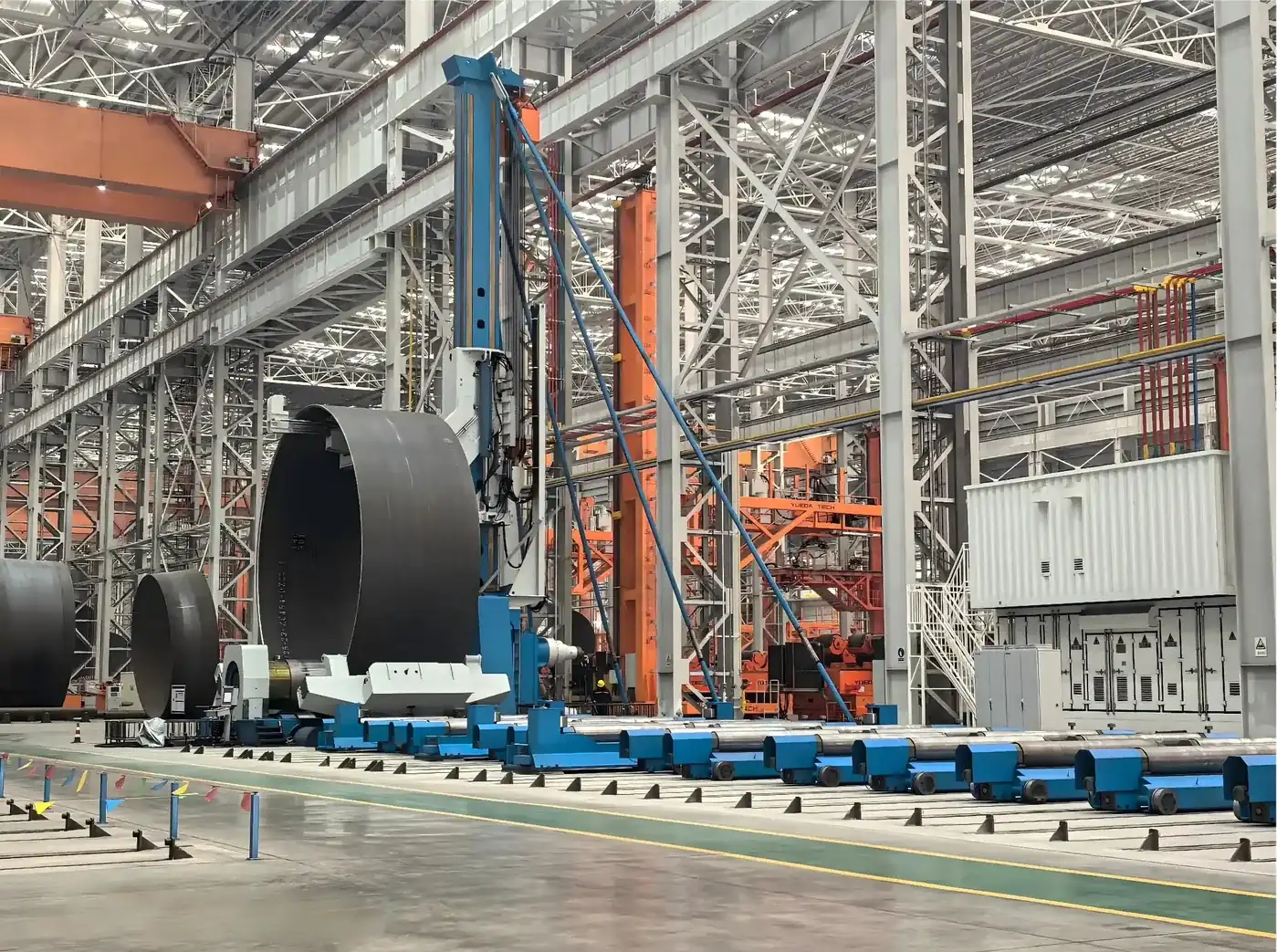 Máquina de doblado de placas para torres eólicas