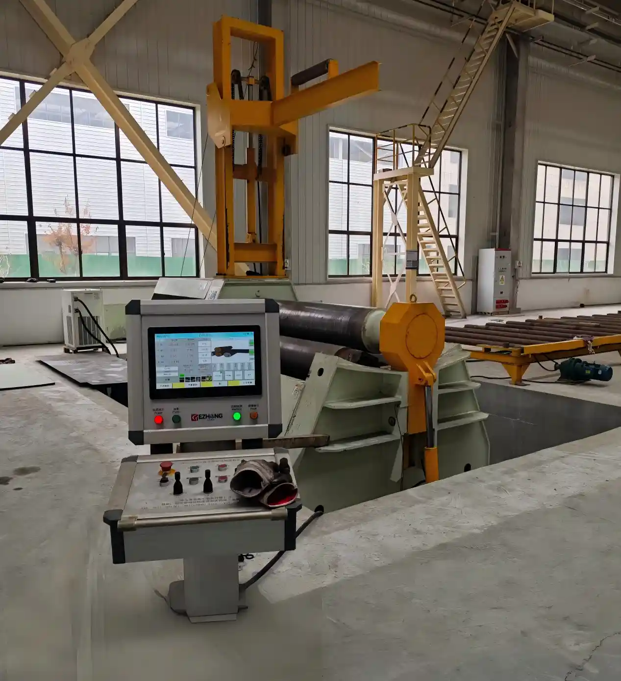 Máquina de Arrollamiento de Placas CNC de 4 Rodillos